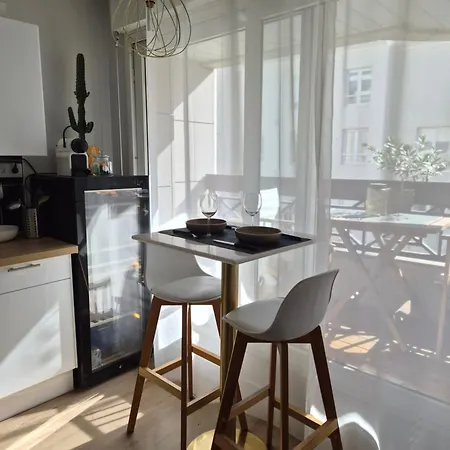 Climatisé Avec Balcon Proche Champs-élysées * Courbevoie